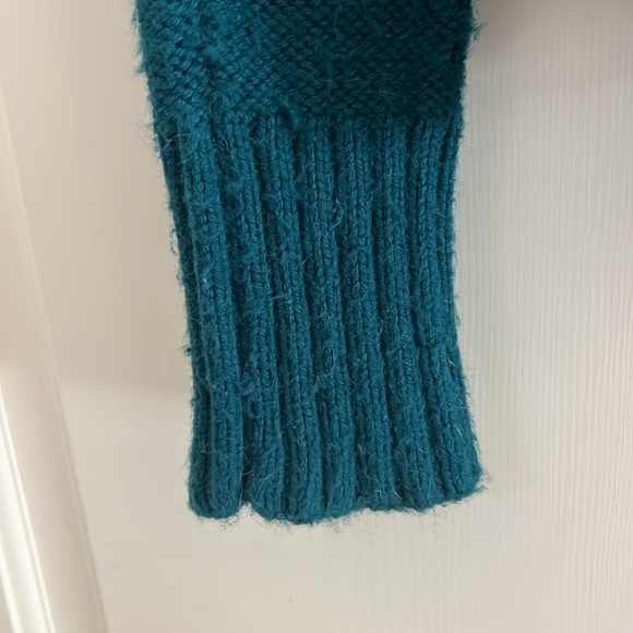 Blue green sweater from Gap, lightly worn - Picture 3 of 5